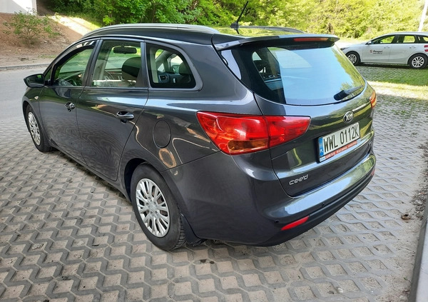 Kia Ceed cena 29000 przebieg: 260000, rok produkcji 2015 z Warszawa małe 352